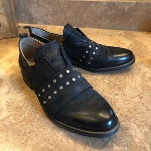Black Leather Loafer!